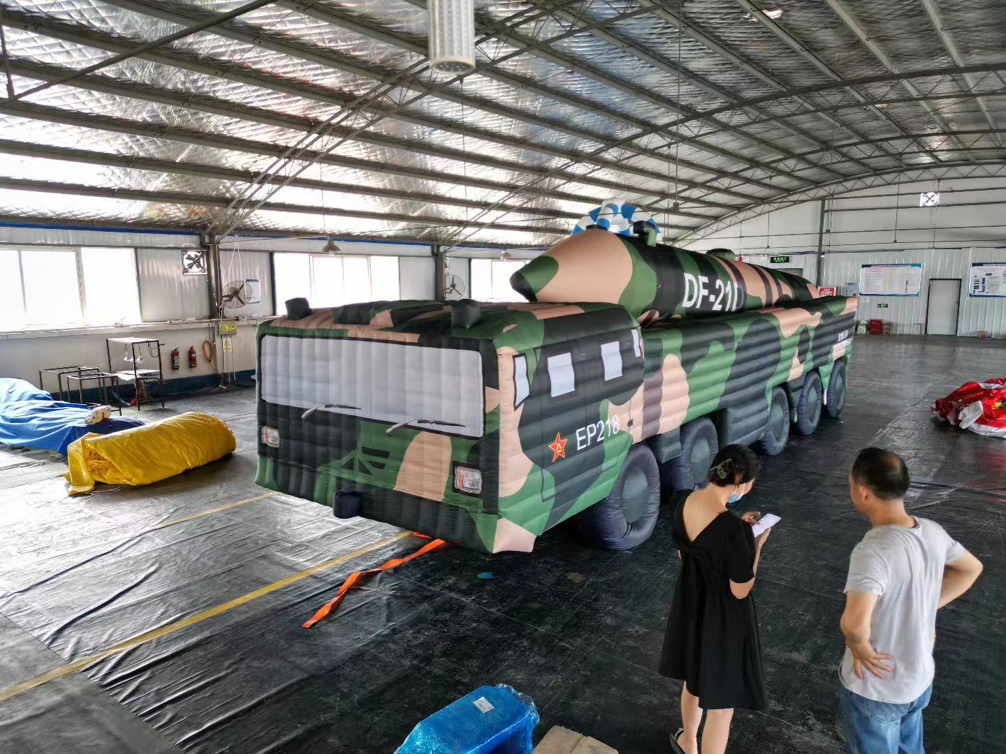 北京充气战车：让你成为战场上的王者